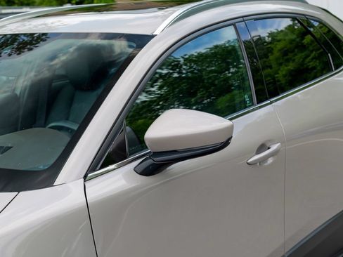 Used 2023 MAZDA CX-30 AWD 2.5 S w/ Premium Package image 11