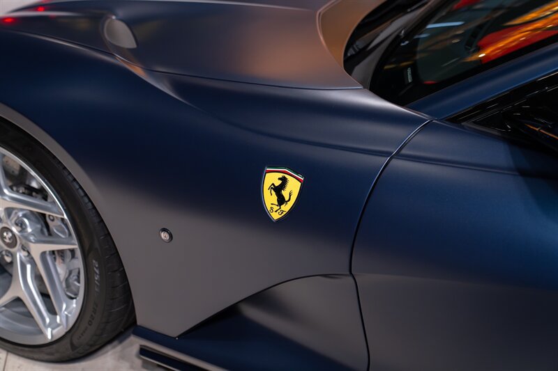 Used 2018 Ferrari 812 Superfast RWD image 13
