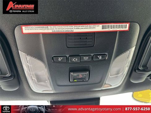 Used 2022 Toyota Corolla SE image 35