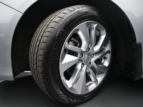 Used 2019 Honda Accord LX image 16