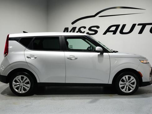 Used 2021 Kia Soul LX image 6