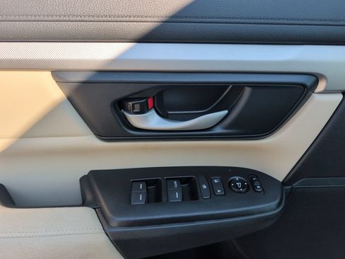Used 2018 Honda CR-V LX image 10