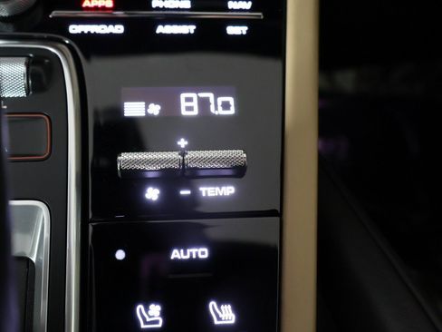 Used 2022 Porsche Cayenne GTS image 54