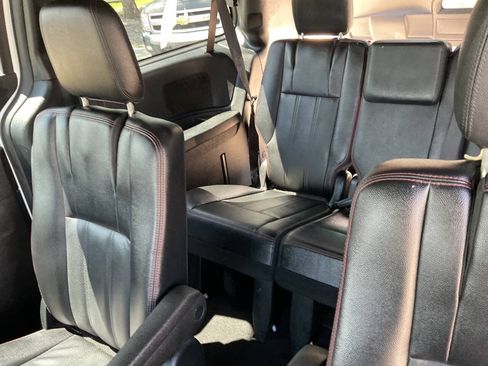 Used 2019 Dodge Grand Caravan GT FWD image 11