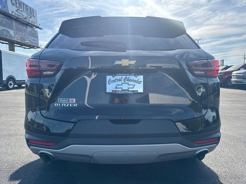 Used 2024 Chevrolet Blazer LT FWD image 5