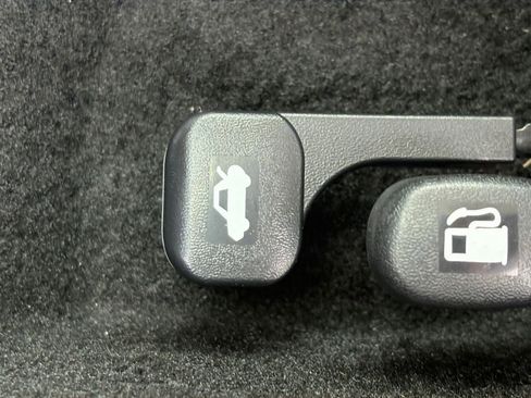 New 2026 Hyundai Elantra Limited FWD image 11