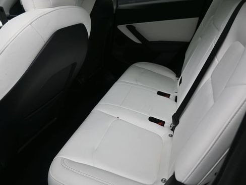Used 2022 Tesla Model Y Performance AWD/4WD image 13