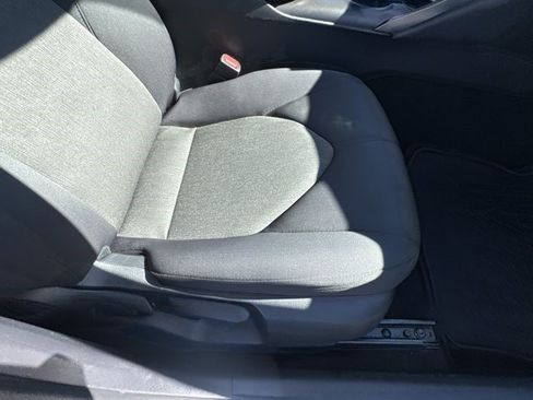 Used 2022 Toyota Camry LE FWD image 27