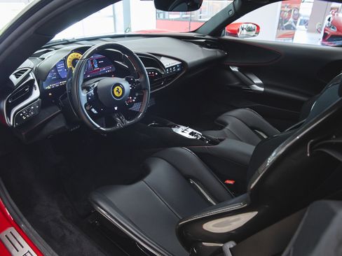 Used 2022 Ferrari SF90 Stradale image 9