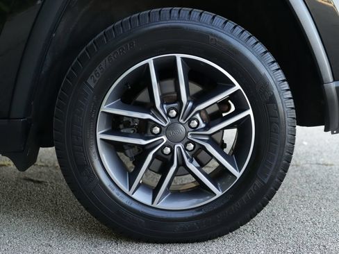 Used 2019 Jeep Grand Cherokee Limited AWD/4WD image 39