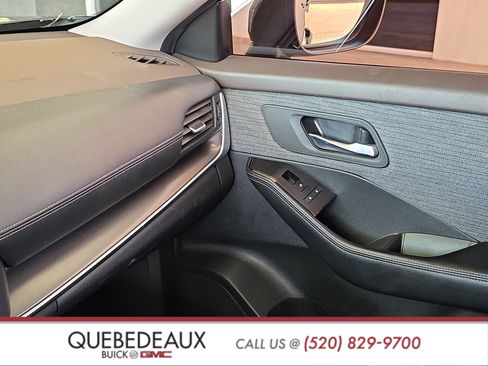 Used 2023 Nissan Rogue SV FWD image 18