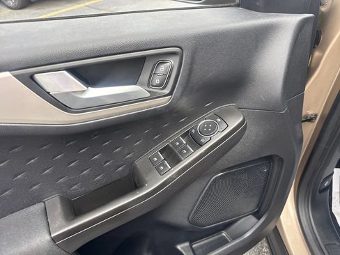 Used 2020 Ford Escape SE FWD image 26