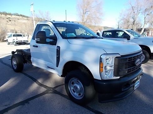 Used 2023 Ford F350 XL AWD/4WD image 5