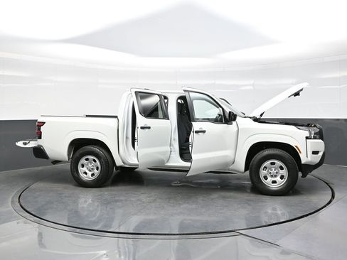Used 2023 Nissan Frontier S w/ Tow Package AWD/4WD image 43
