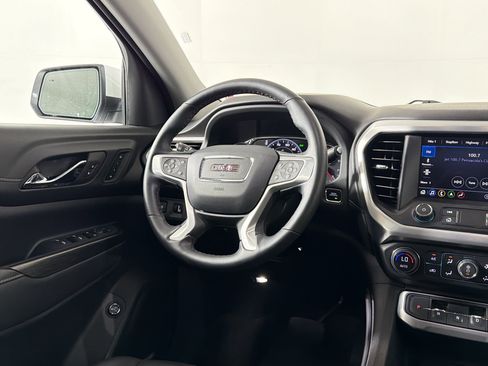 Used 2023 GMC Acadia SLT w/ Technology Package FWD image 25