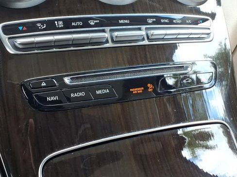 Used 2019 Mercedes-Benz GLC 300 image 27