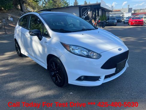 Used 2019 Ford Fiesta ST-Line w/ ST Line Cold Weather Package FWD image 8