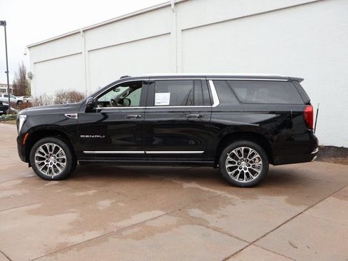 New 2026 GMC Yukon XL Denali w/ Denali Reserve Package AWD/4WD image 2