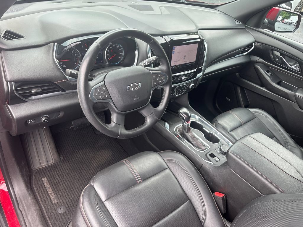 Used 2022 Chevrolet Traverse RS FWD image 15