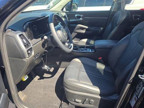 Used 2023 Kia Sorento SX AWD/4WD image 5