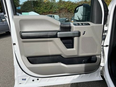 Used 2017 Ford F150 XLT image 17