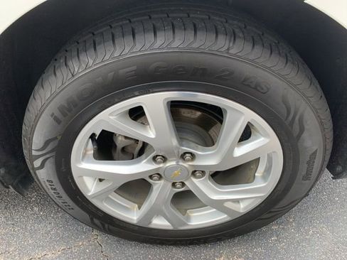 Used 2018 Chevrolet Equinox Premier image 15