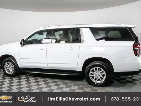 Used 2024 Chevrolet Suburban LT image 2