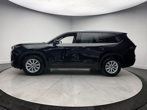 Used 2025 Toyota Grand Highlander AWD image 3