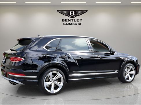 Used 2024 Bentley Bentayga Extended Wheelbase AWD/4WD image 9