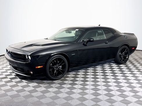 Used 2016 Dodge Challenger R/T Plus RWD image 4