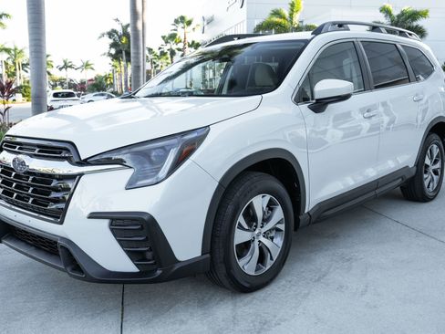 Used 2024 Subaru Ascent Premium w/ Convenience Package image 5