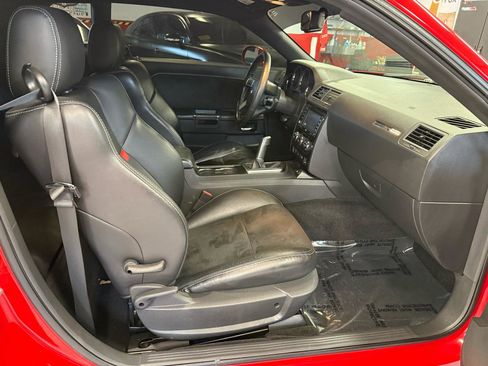 Used 2010 Dodge Challenger SRT8 w/ SRT Option Group II image 39