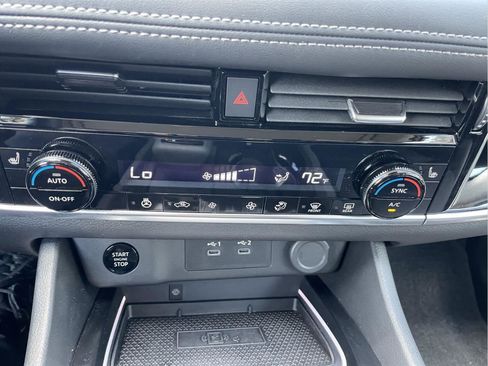 Used 2024 Nissan Rogue SL AWD/4WD image 29