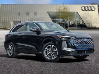 Used 2025 Audi Q5 Premium w/ Convenience Package AWD/4WD video 1