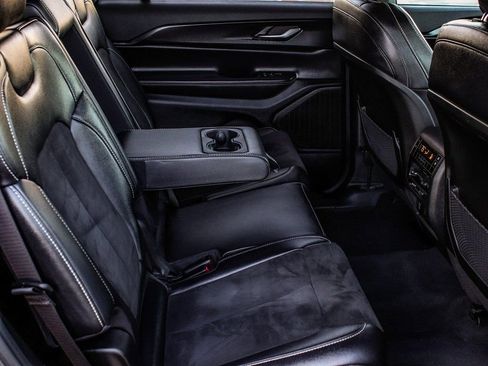 Used 2024 Jeep Grand Cherokee L Laredo image 39