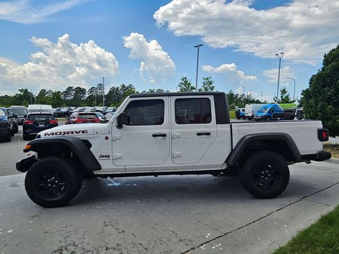 Used 2023 Jeep Gladiator Mojave w/ Cold Weather Group AWD/4WD image 4