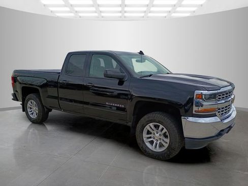 Used 2018 Chevrolet Silverado 1500 LT image 2