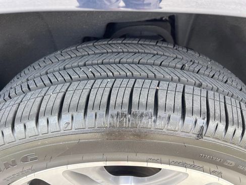 Used 2020 Cadillac Escalade Luxury image 12