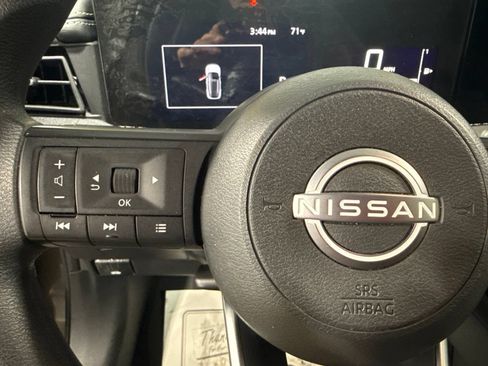 Used 2025 Nissan Kicks SV FWD image 30