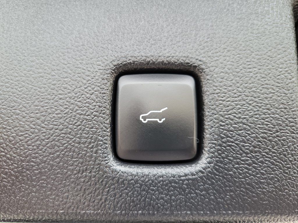 Used 2023 Ford Escape ST-Line w/ Tech Pack #1 FWD image 9