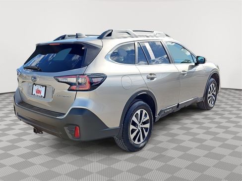 Used 2020 Subaru Outback Premium image 5