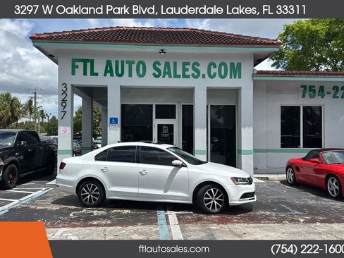 Used 2017 Volkswagen Jetta SE FWD image 1