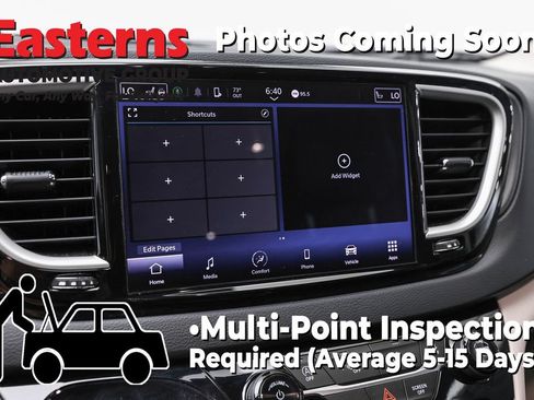 Used 2023 Chrysler Pacifica Touring-L FWD image 19