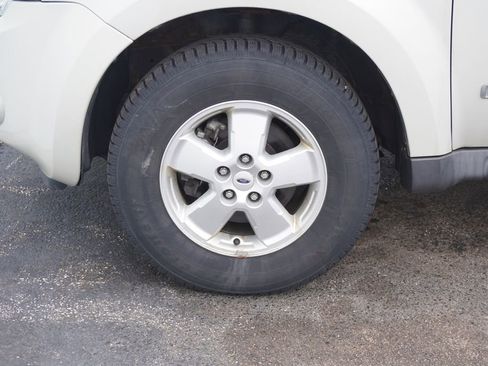 Used 2008 Ford Escape XLS image 6