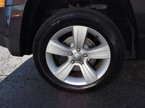 Used 2014 Jeep Patriot Latitude w/ Sun/Sound Group AWD/4WD image 37