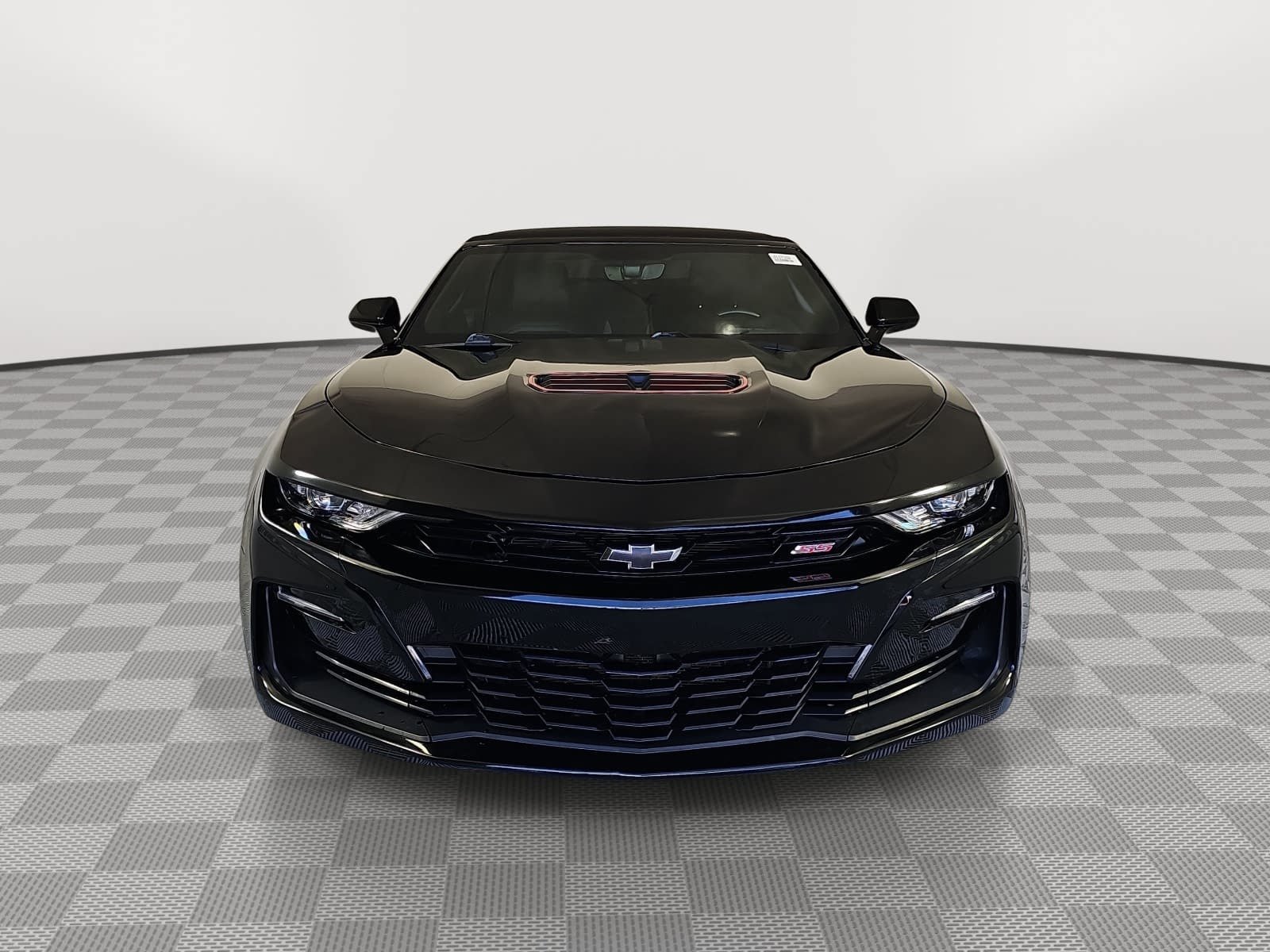 Used 2020 Chevrolet Camaro SS RWD image 3