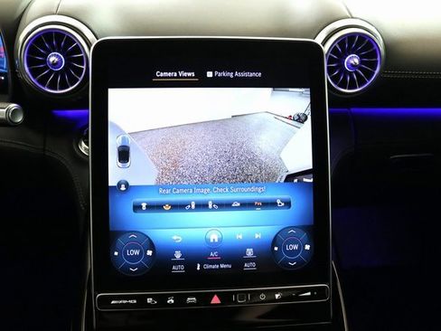 Used 2022 Mercedes-Benz SL 55 AMG 4MATIC w/ Driver Assistance Package image 10