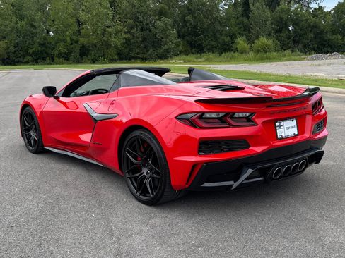 Used 2023 Chevrolet Corvette Z06 RWD image 4