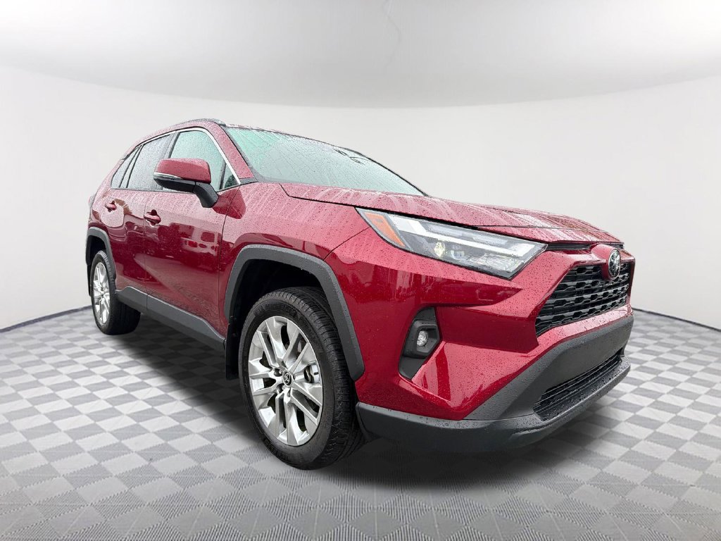 Used 2025 Toyota RAV4 XLE Premium FWD image 3