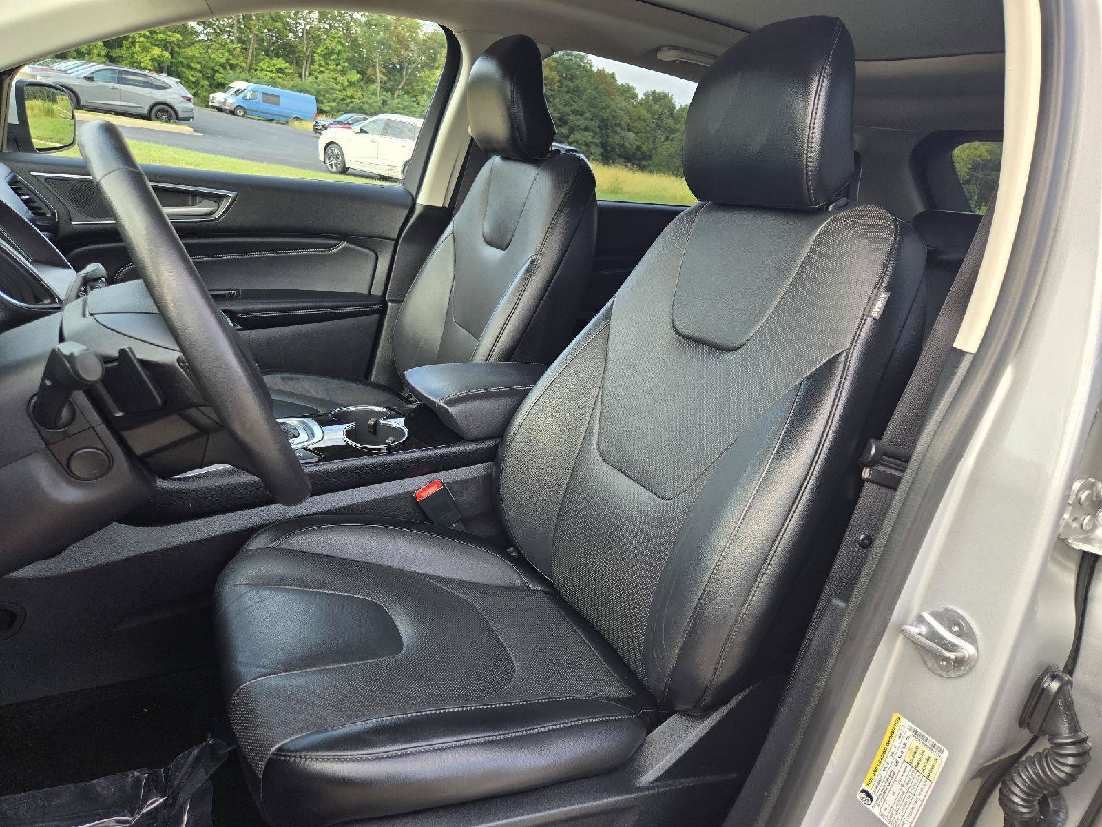 Used 2018 Ford Edge Titanium w/ Equipment Group 301A FWD image 13